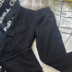 COPY - ARITZIA famous cargo sweatpants